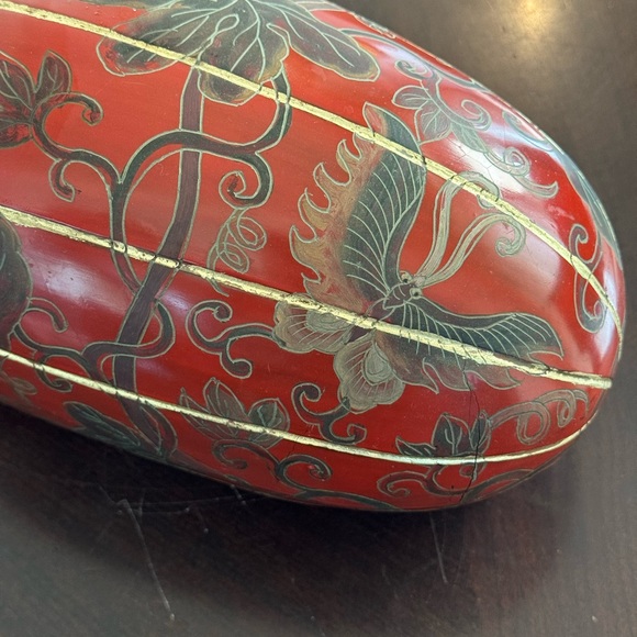 Melon shaped lacquered box. Antique beautiful warm red. Hand painted. - Picture 2 of 9
